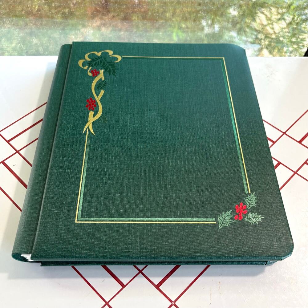 Creative Memories Holiday Scrapbook Album Green Christmas 10x8.5 Pages